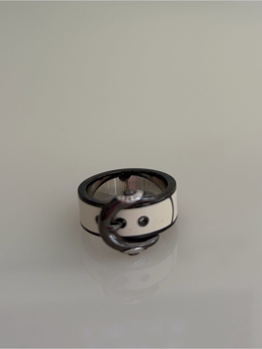Henri Bendel White Enamel Belt Buckle Ring – Size 6.5
